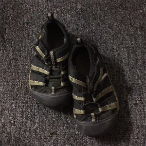 Black and Olive Green Keen Sandals Size 6